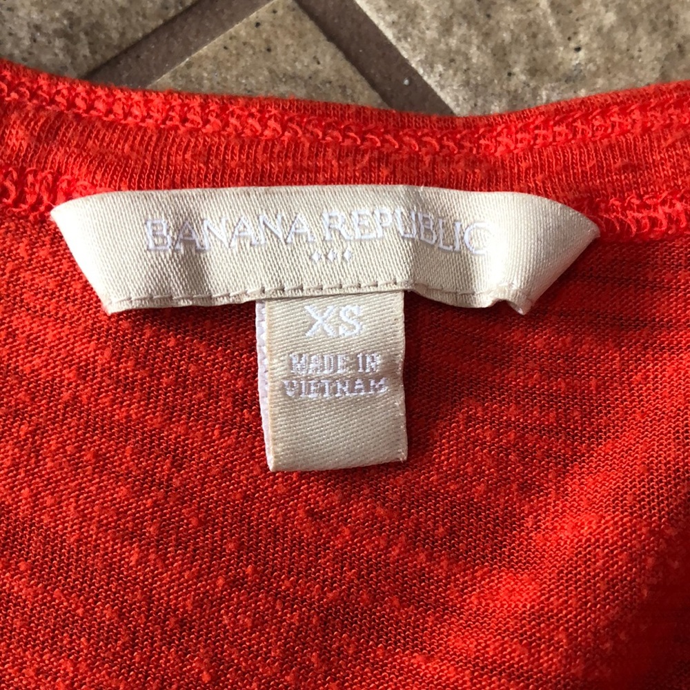 + BANANA REPUBLIC + Razor Back Tank - Picture 3 of 4